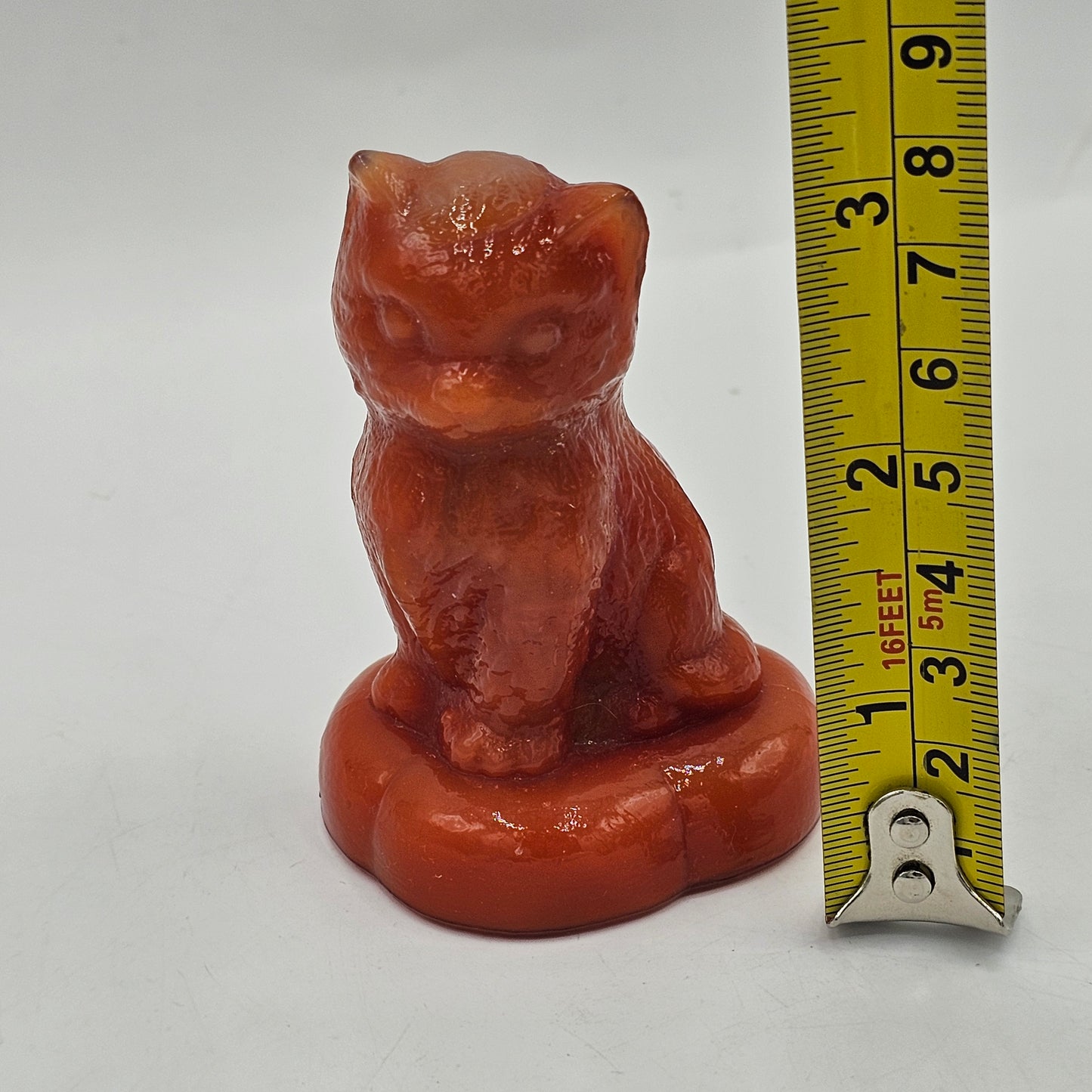 Boyd Glass Kitten on Pillow Tomato Creme Cat