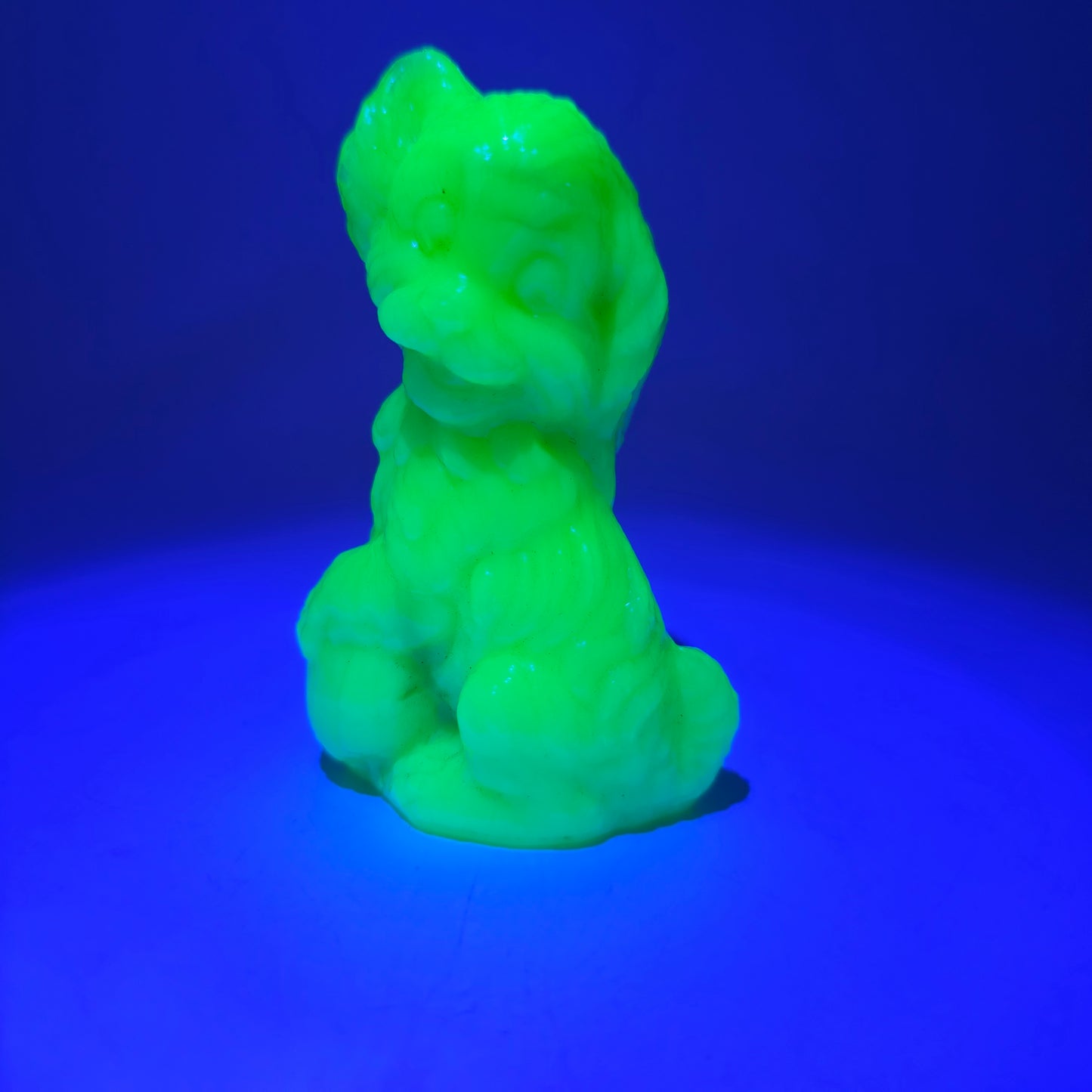 Vintage Boyd UV Art Glass "Skippy" Dog Figurine (glows)