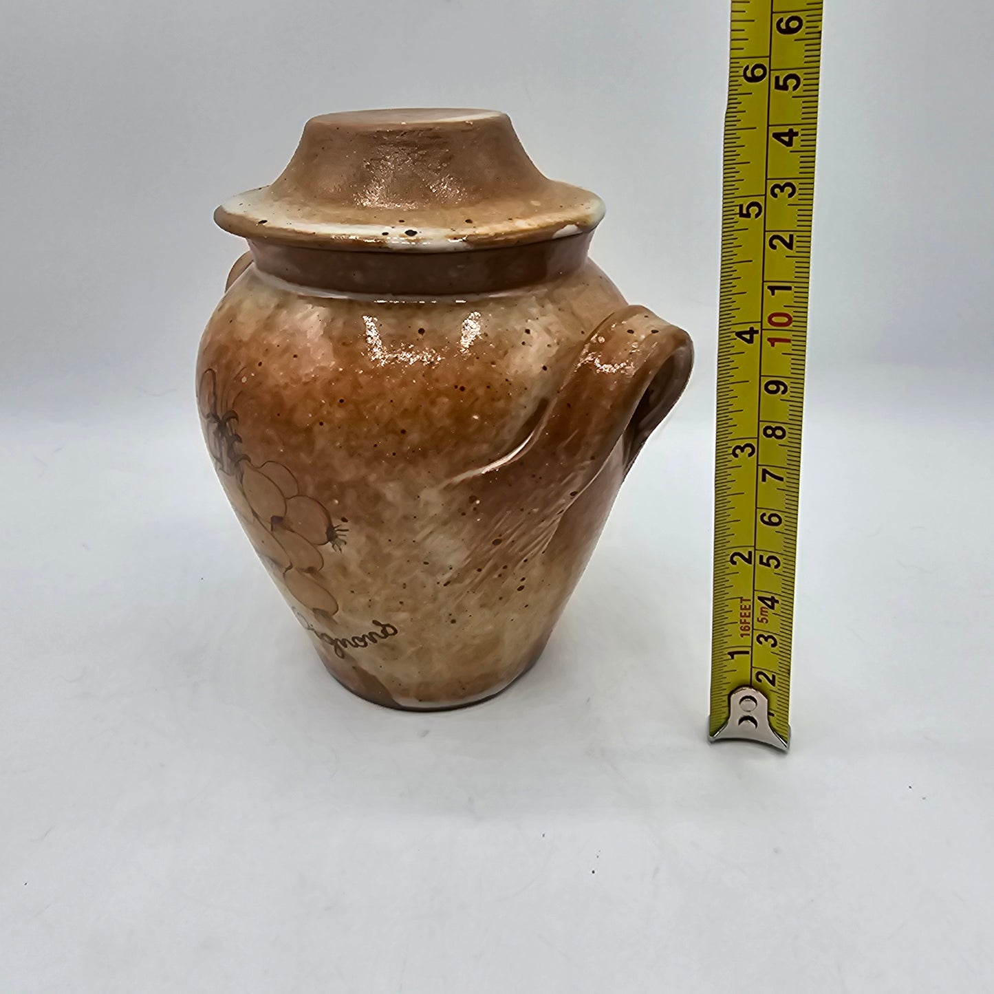 "Los Oignons" Glazed Pottery Lidded Jar with Onion Design - 5.5" tall