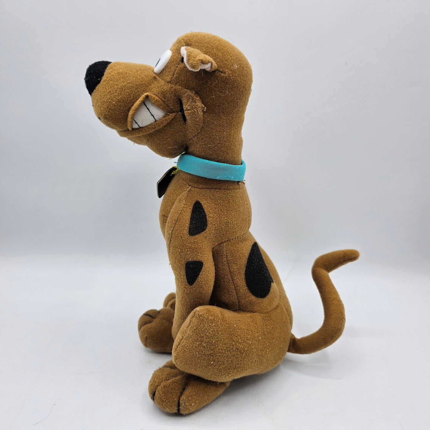 Vintage Sitting Scooby Doo Plush Doll 9" by Toy Network
