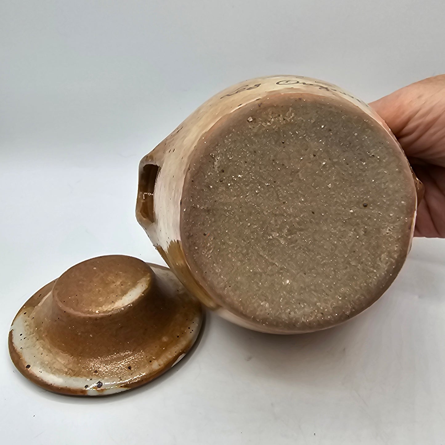 "Los Oignons" Glazed Pottery Lidded Jar with Onion Design - 5.5" tall