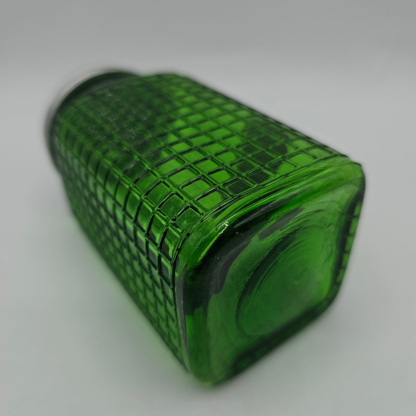 Vintage Owens Illinois Green Glass Waffle Pattern Salt Shaker (Damage to top)