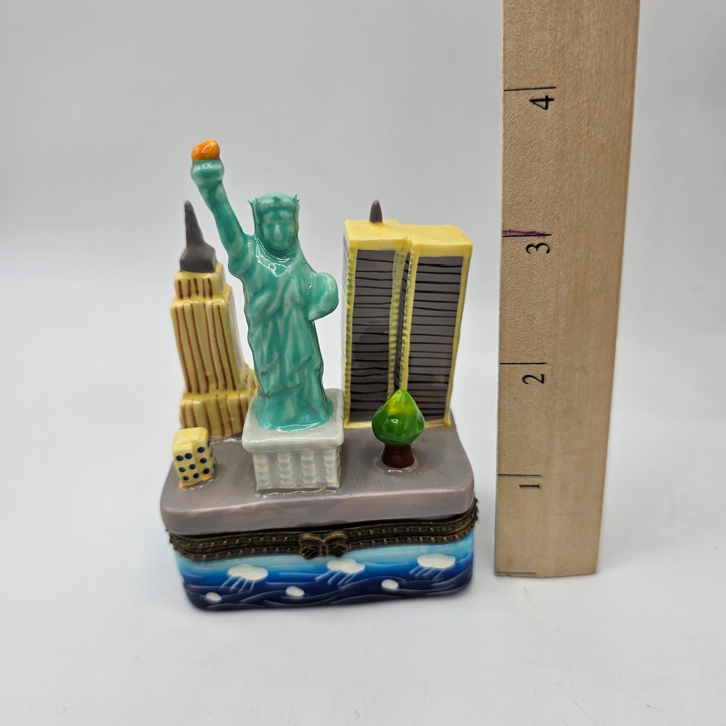 Ceramic New York Hinged Trinket Box with World Trade Center, Twin Towers, Statue of Liberty with Red Apple Charm