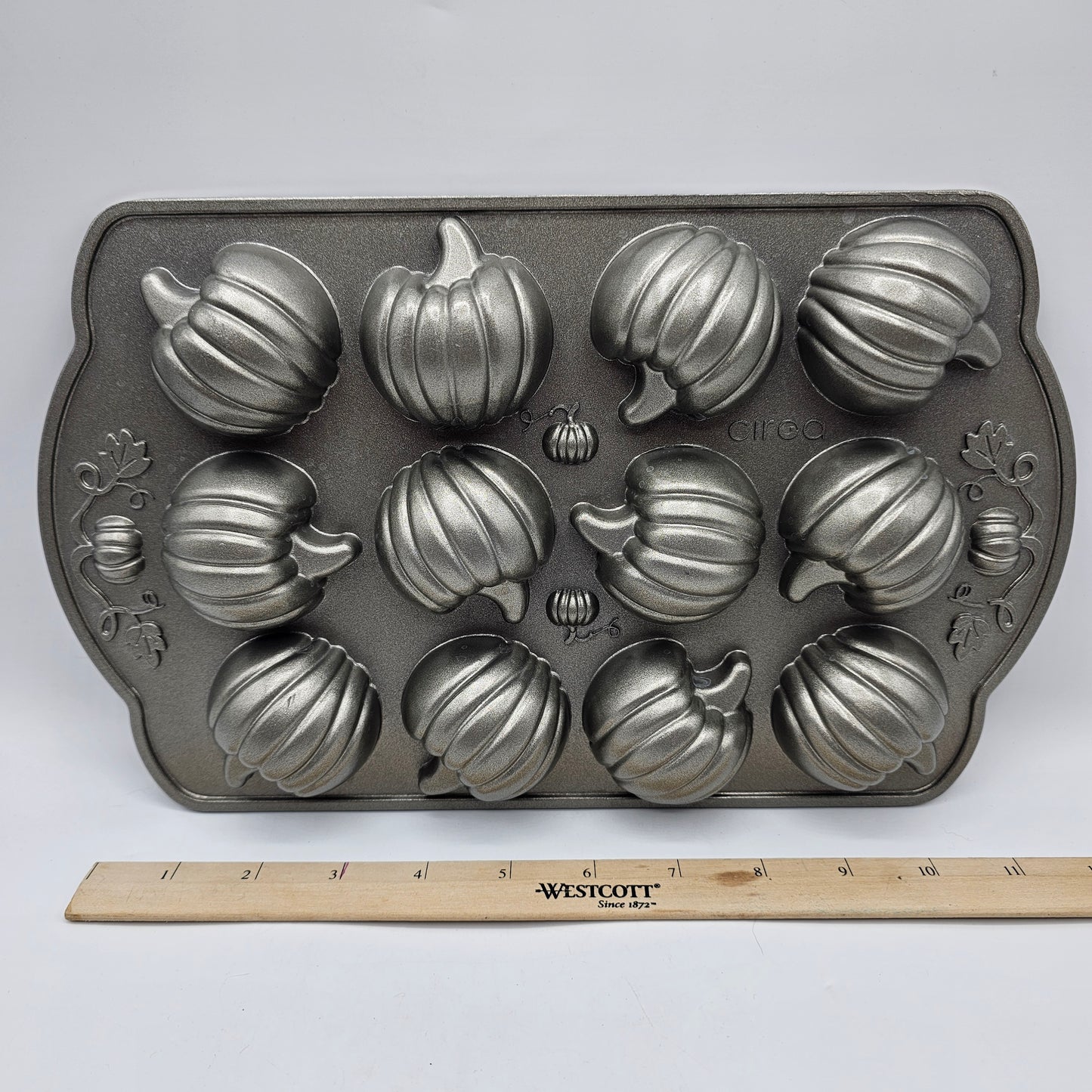 Circa Cast Aluminum Pumpkin Mini Cake Baking Pan for Cakelets, Jello or Chocolate Molds