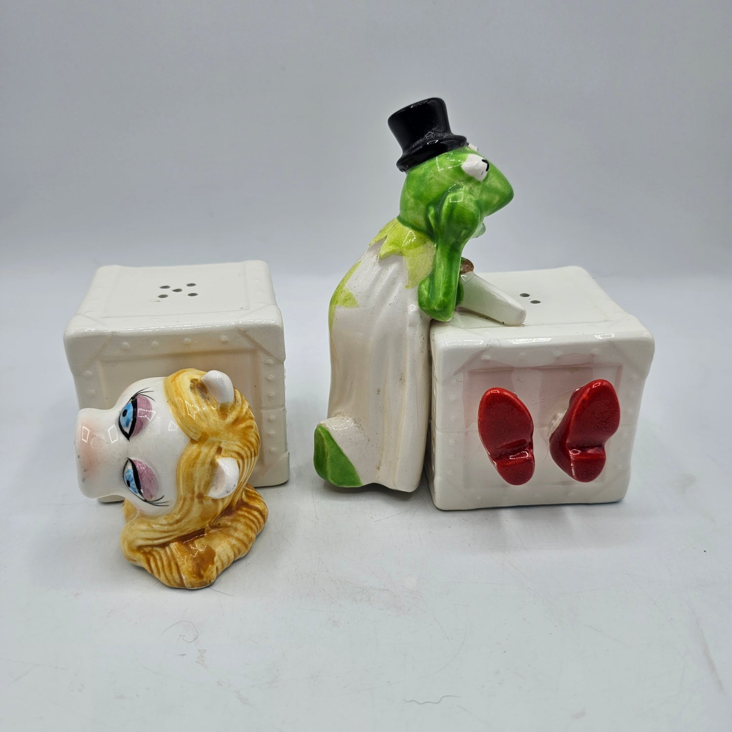 Vintage Muppets Kermit the Frog Magician Saws Miss Piggy - Sigma Porcelain Salt and Pepper Shakers Japan 1972