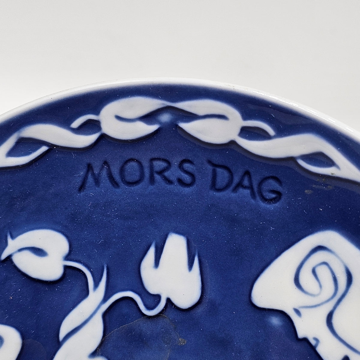 Danish Mors Dag Mother's Day 1973 Blue and White Collectible Plate by Royal Copenhagen