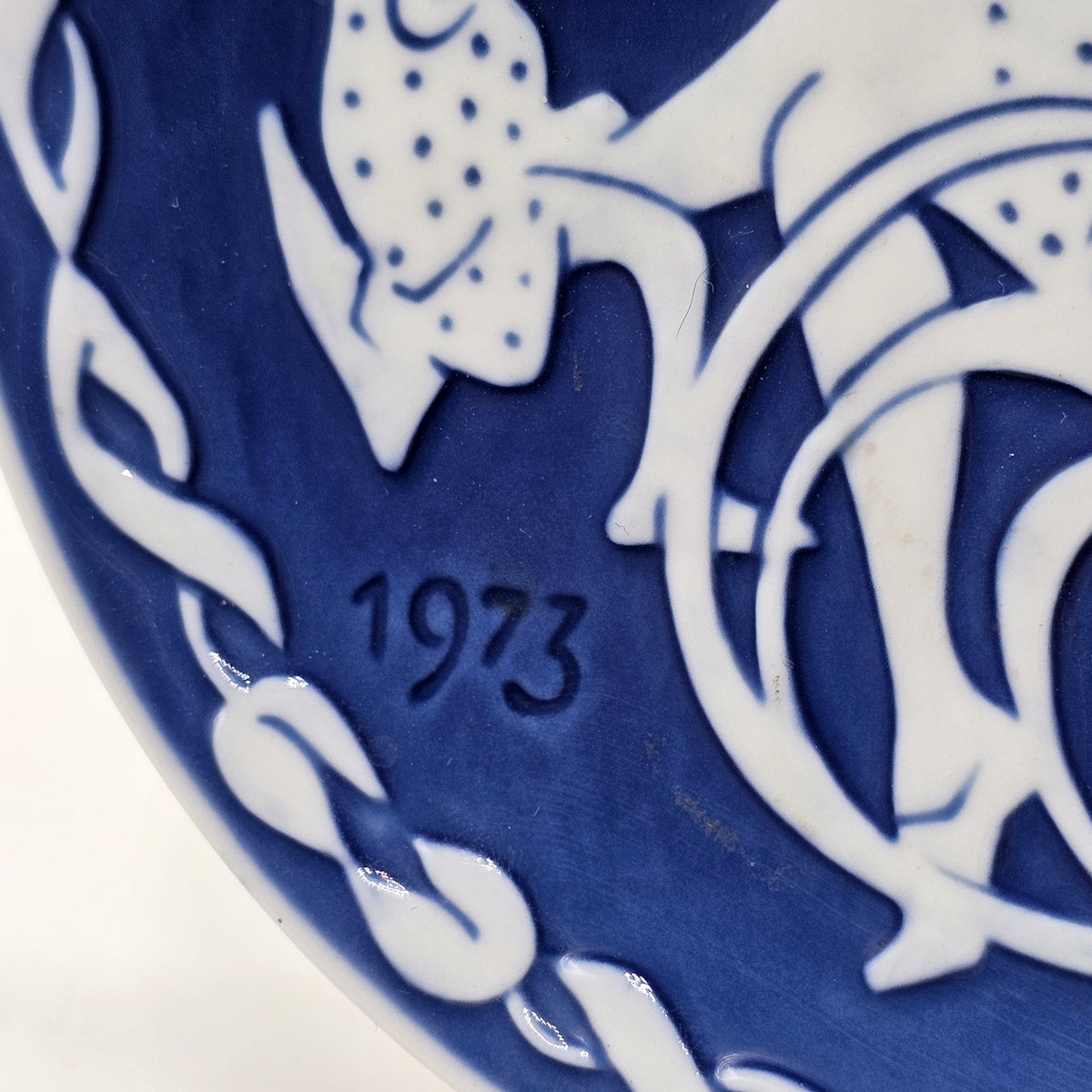 Danish Mors Dag Mother's Day 1973 Blue and White Collectible Plate by Royal Copenhagen