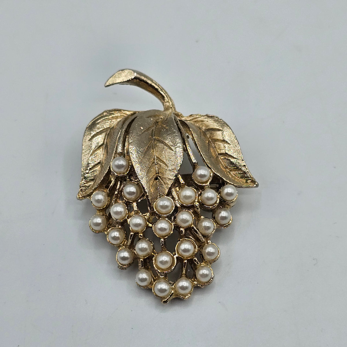 Vintage Pearl Drop Cluster Pin Brooch with Gold Tone Setting - unsigned
