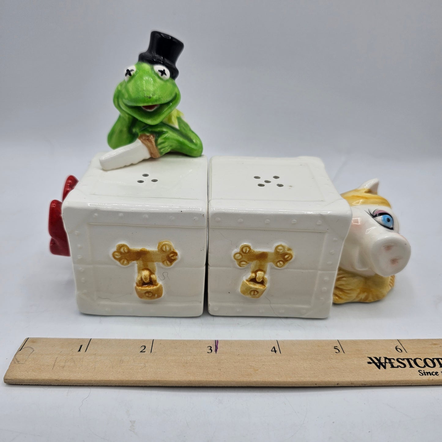 Vintage Muppets Kermit the Frog Magician Saws Miss Piggy - Sigma Porcelain Salt and Pepper Shakers Japan 1972