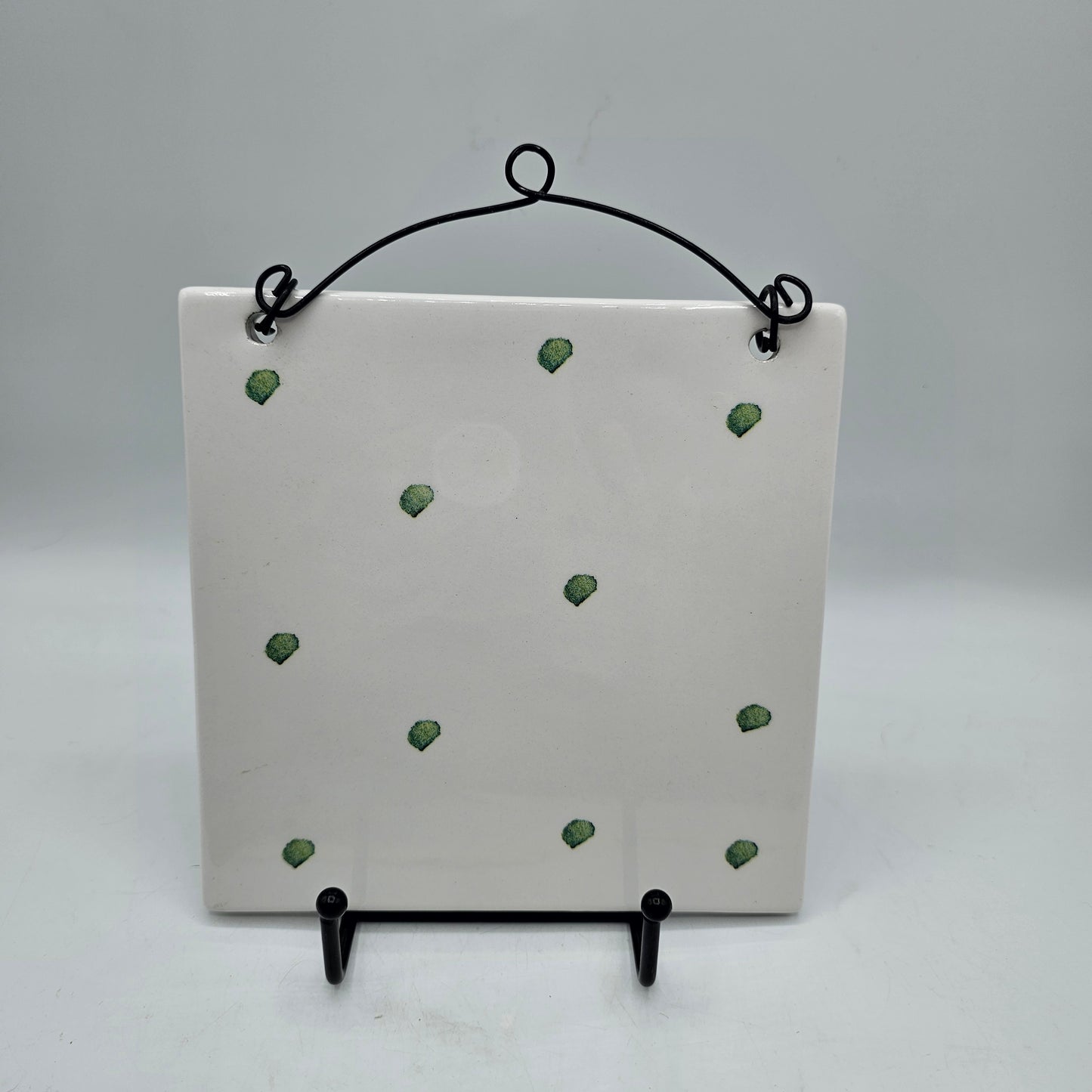 "Love you, Mom" Marianne Richmond Tile with Daisy Flower Design and Wire Hanger