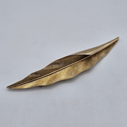 Vintage Signed Trifari Curled Leaf Gold Tone Pin Back Brooch