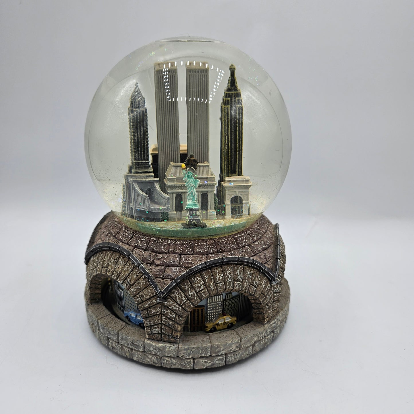 Vintage Macy's Twin Towers New York City Skyline and Driving Cars Animated Musical Snow Globe