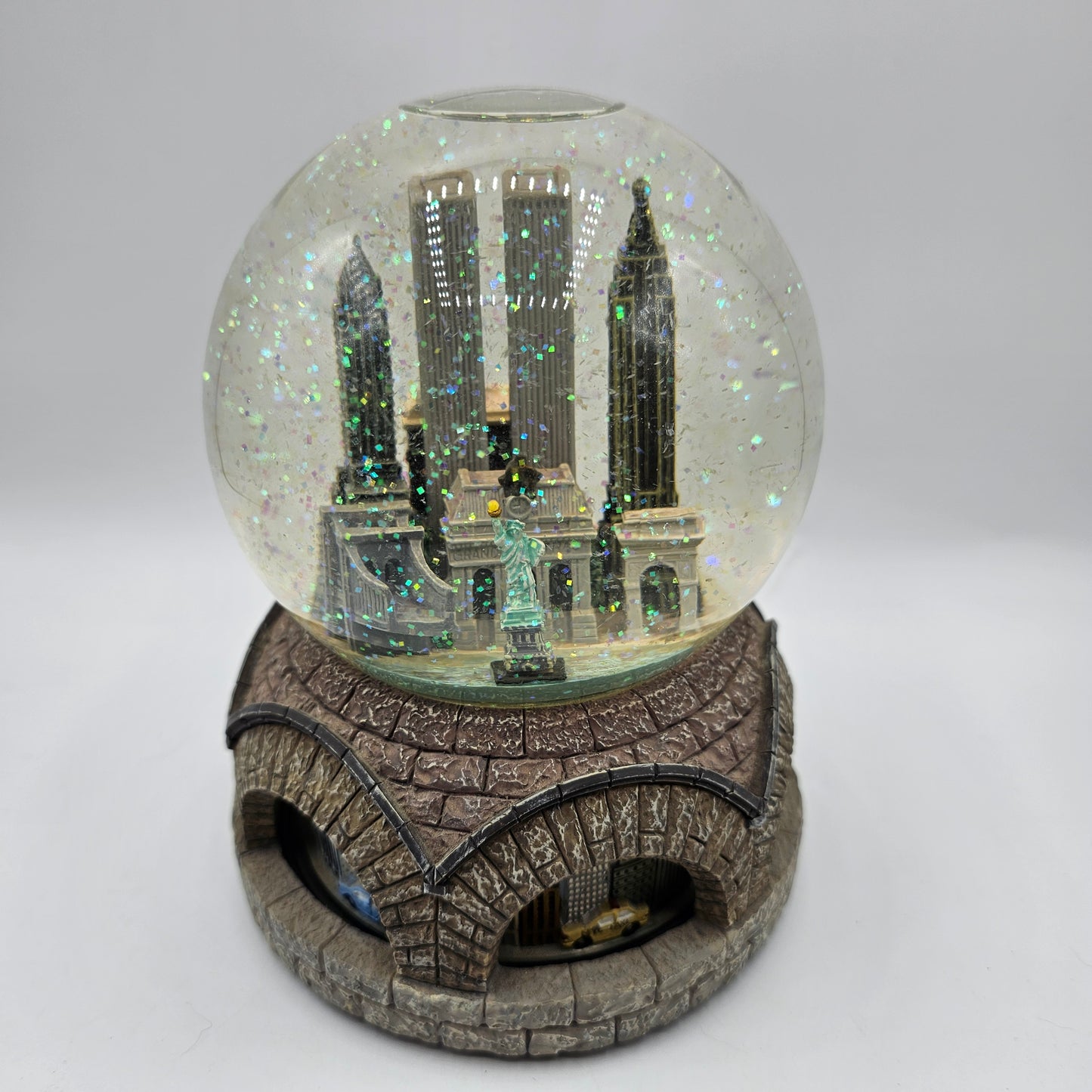 Vintage Macy's Twin Towers New York City Skyline and Driving Cars Animated Musical Snow Globe
