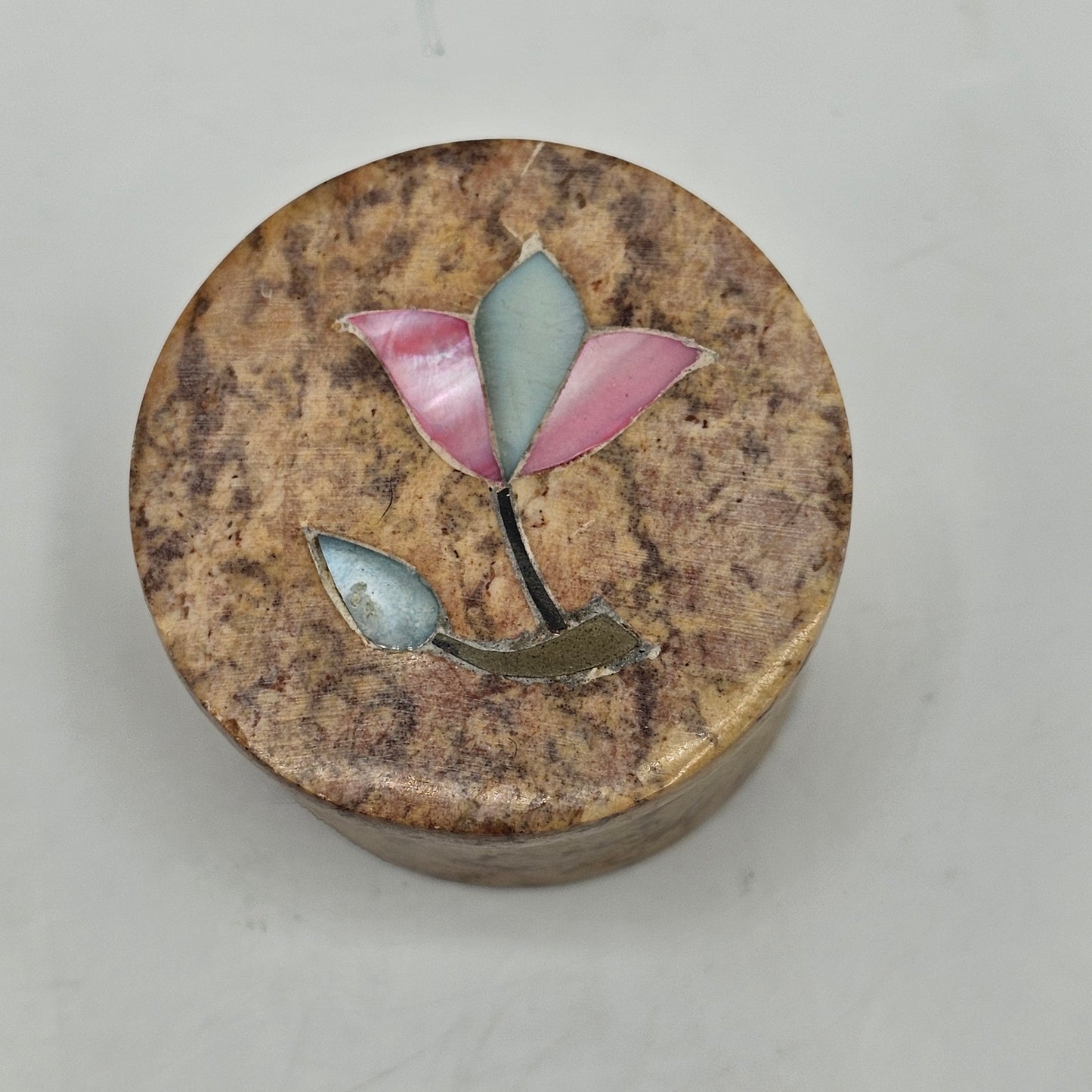 Small Inlaid Flower Soapstone Lidded Trinket Box