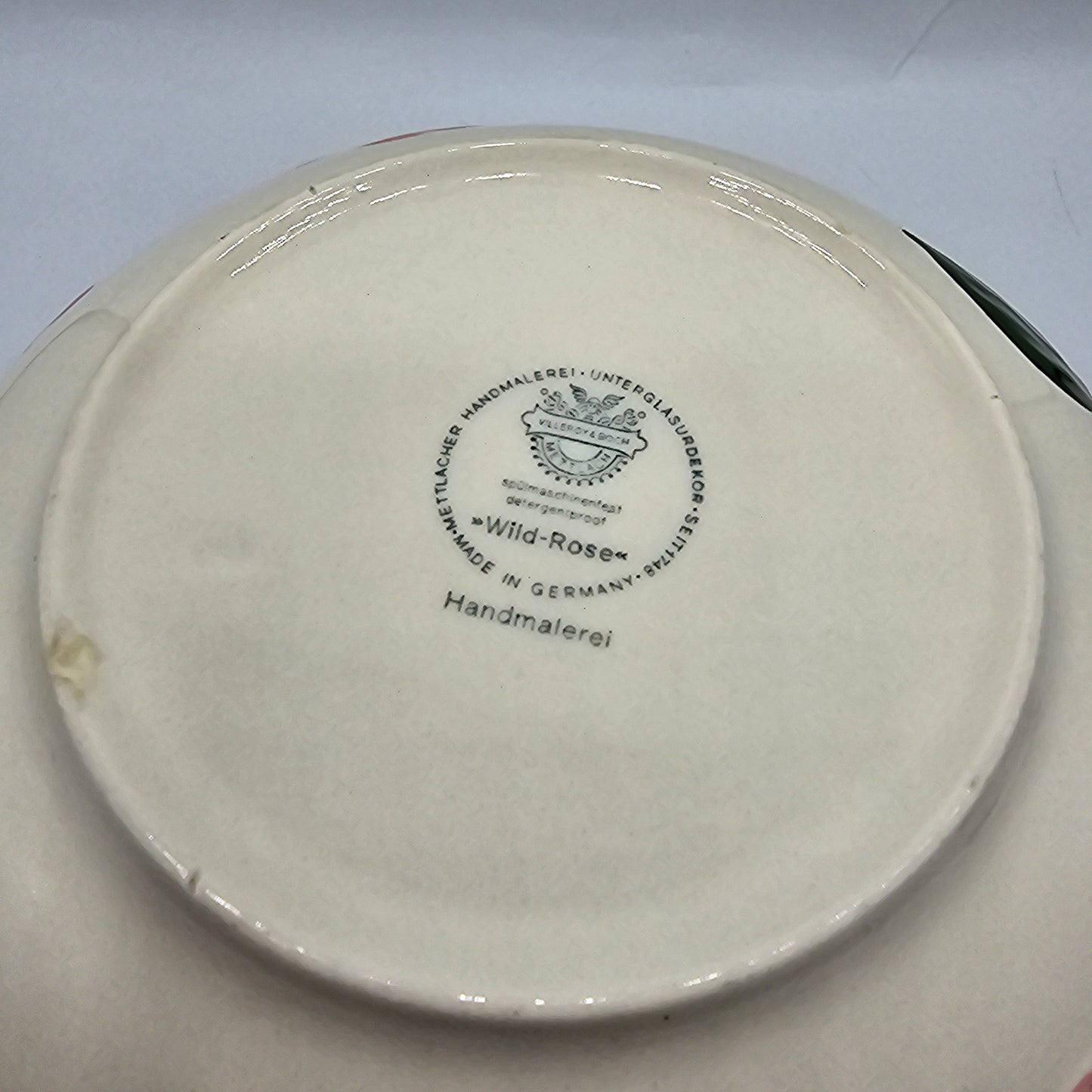 Villeroy & Boch Wild Rose Serving Bowl Note:Old chip/flaw to bottom rim