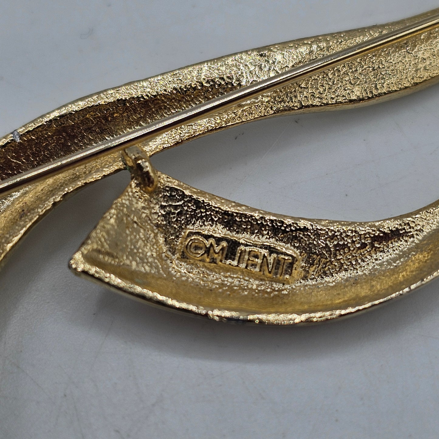 Vintage Mid-Century Modern Gold-Tone Abstract Swirl Brooch Pin - Signed M Jent