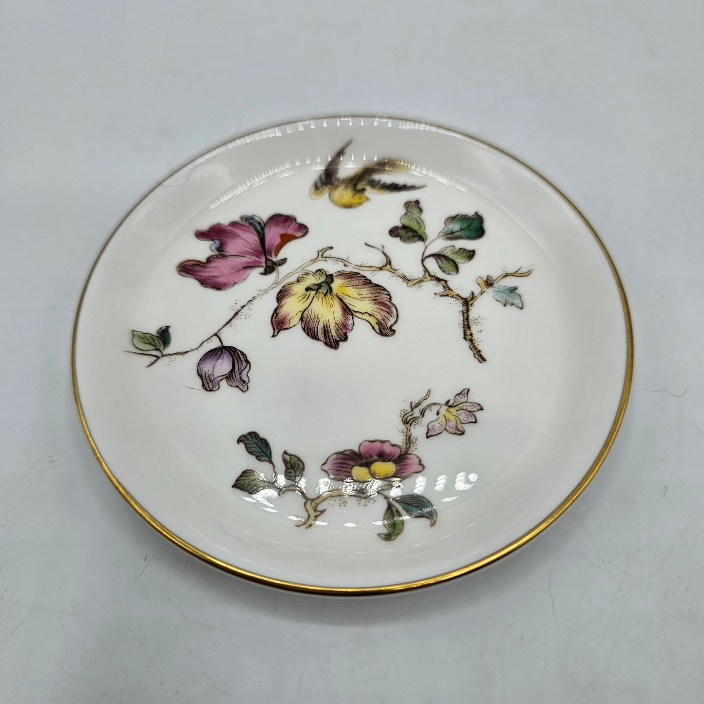 Wedgwood Swallow Bird and Flowers Trinket Dish with Gold Rim