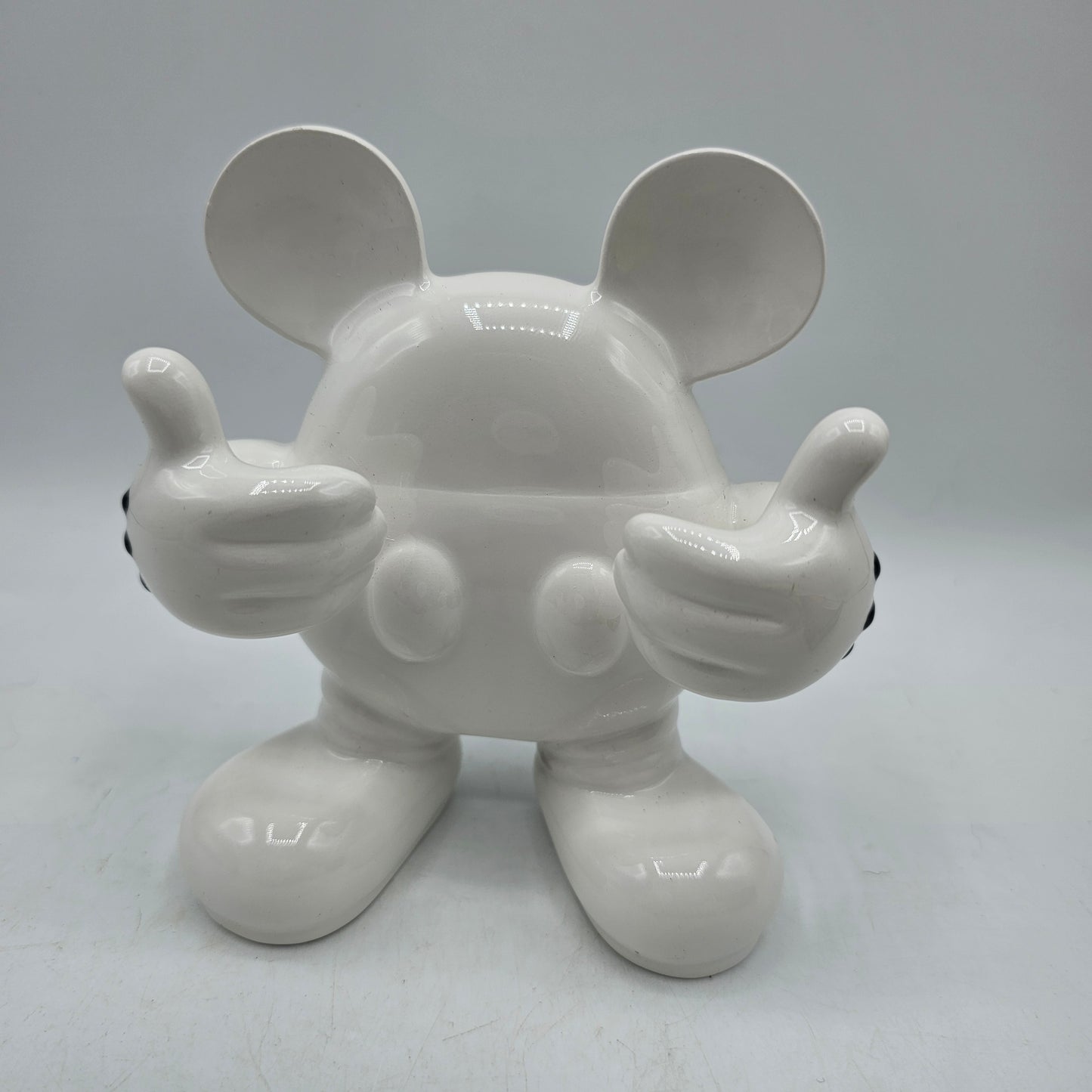 Walt Disney World Park Exclusive Mickey Mouse Figural White Ceramic Toothbrush Holder Bathroom Accessory