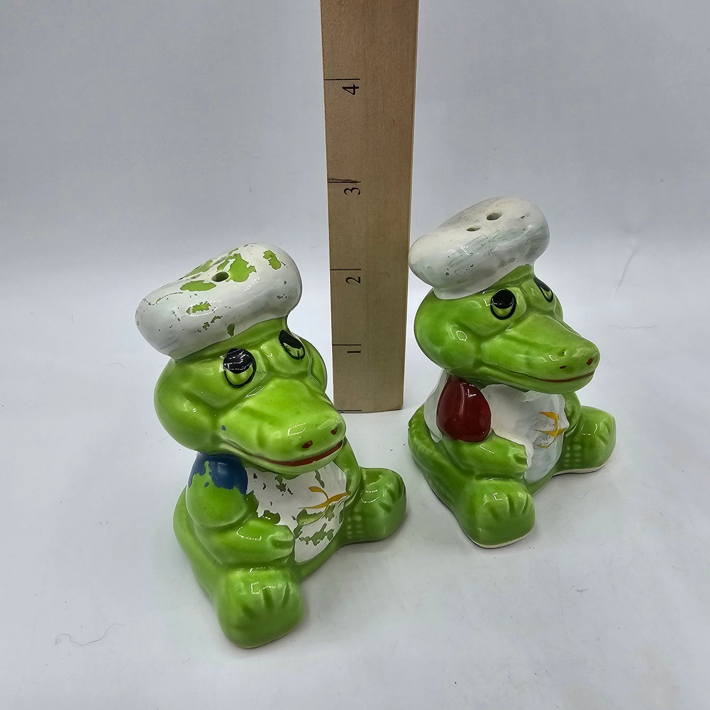 Crocodile / Alligator Green Cold Painted Ceramic Salt and Pepper Shakers