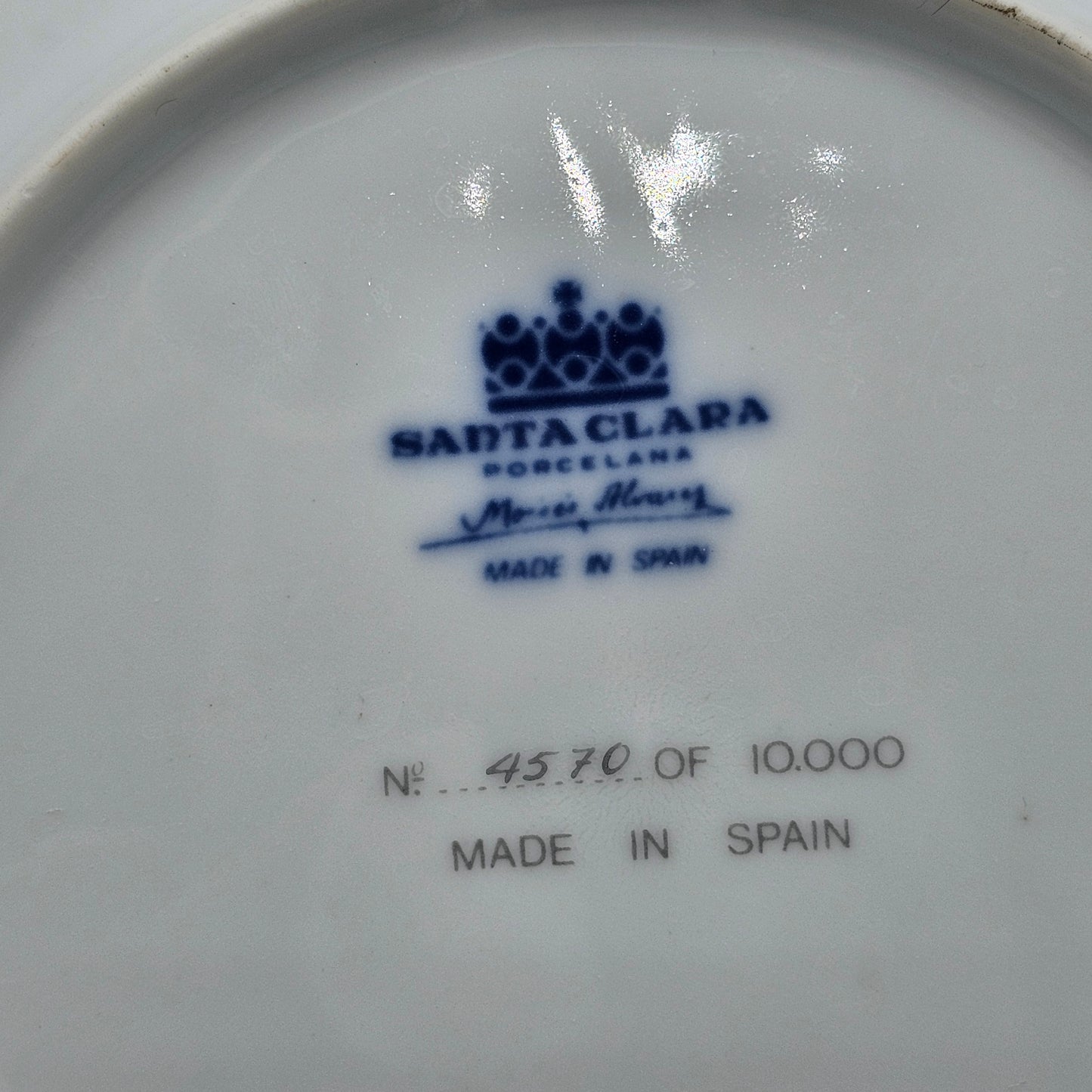 Santa Clara Porcelain Christmas Collector's plate,  "Navidad 1974" Made in Spain.