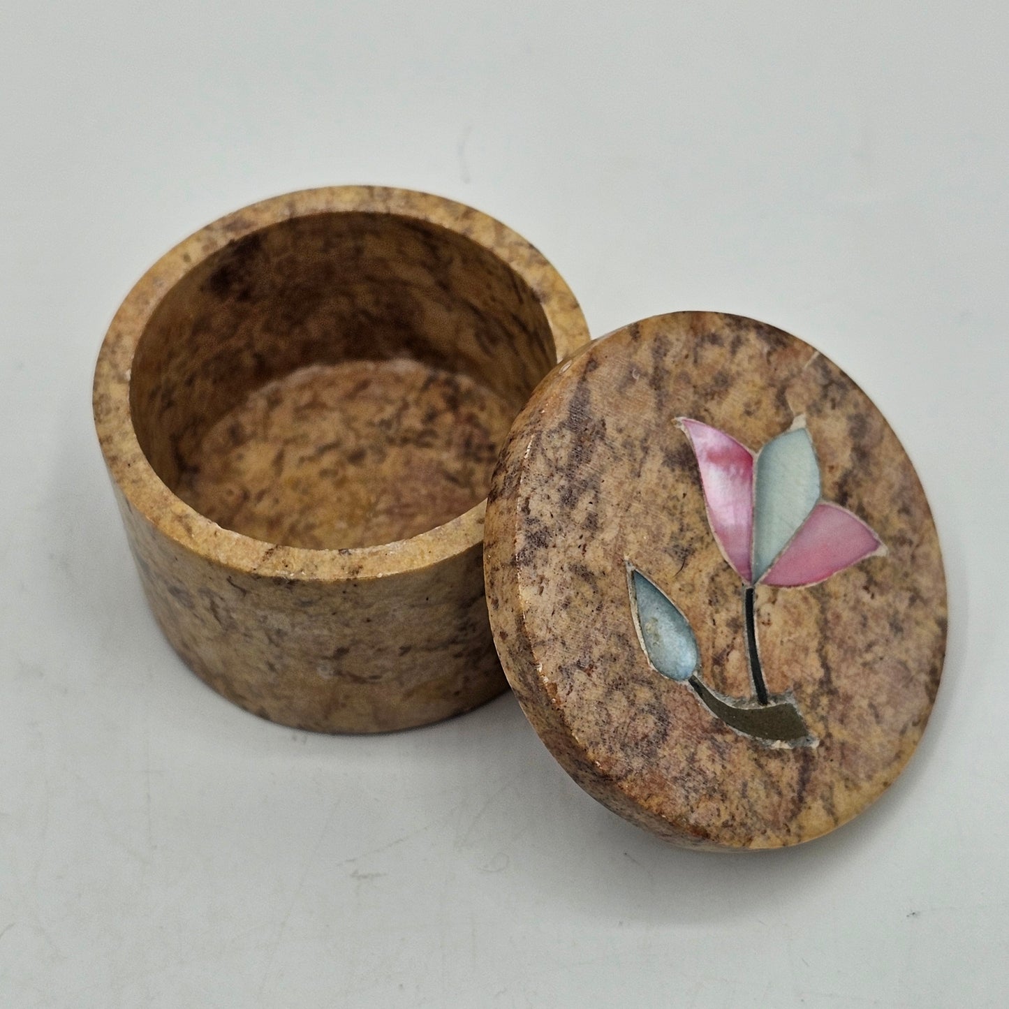 Small Inlaid Flower Soapstone Lidded Trinket Box