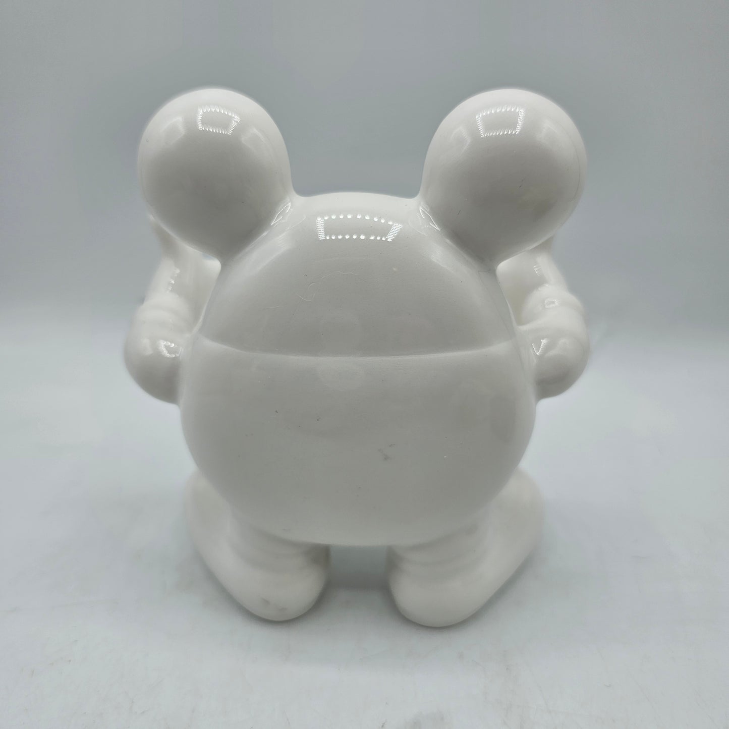 Walt Disney World Park Exclusive Mickey Mouse Figural White Ceramic Toothbrush Holder Bathroom Accessory