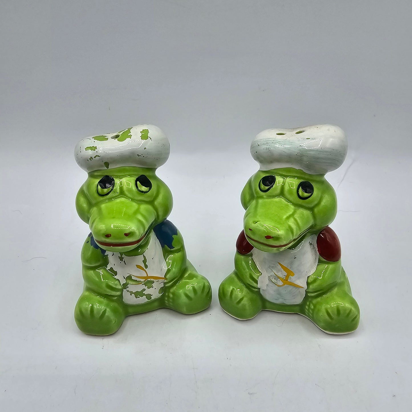 Crocodile / Alligator Green Cold Painted Ceramic Salt and Pepper Shakers