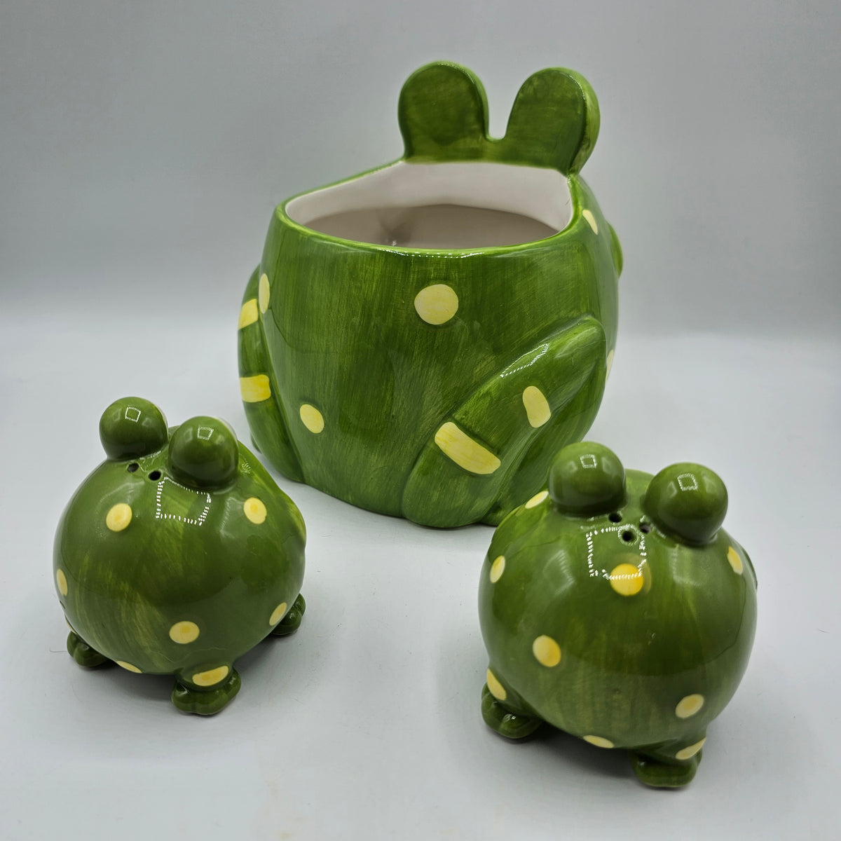 Burton and Burton Green Ceramic Toby Toad Bowl / Planter and Salt and Pepper Shakers