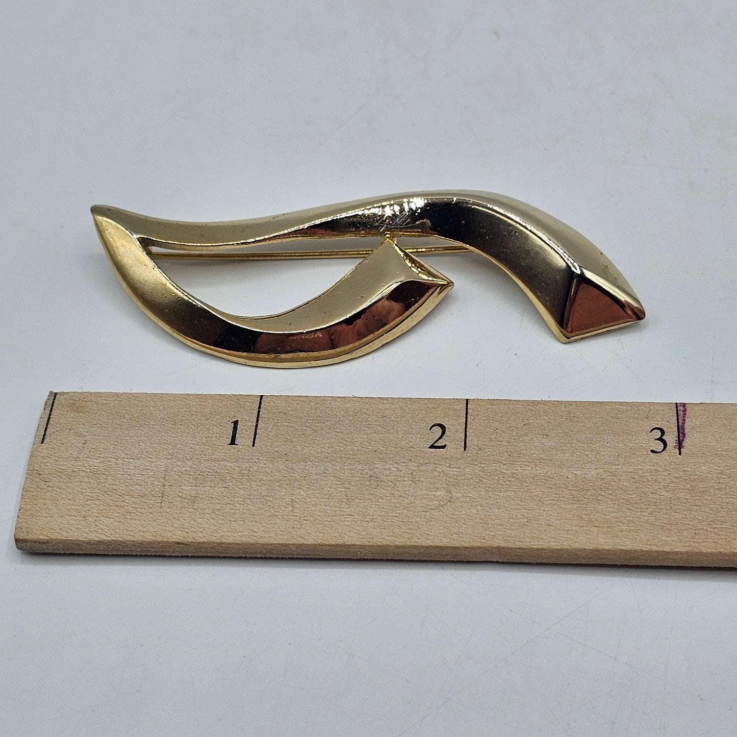 Vintage Mid-Century Modern Gold-Tone Abstract Swirl Brooch Pin - Signed M Jent