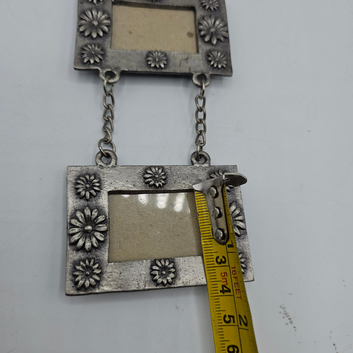 Forever Friends Metal Triple Hanging Picture Frame with Daisy Flowers