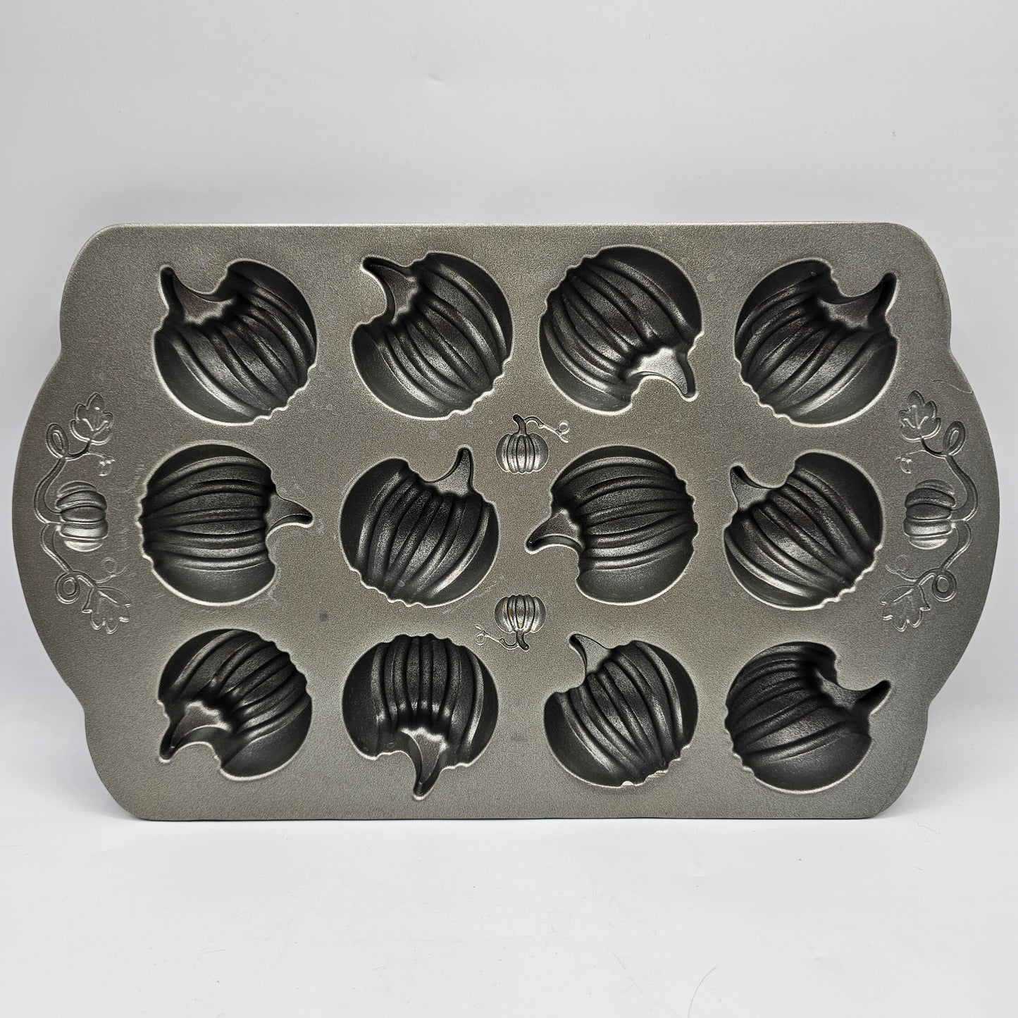 Circa Cast Aluminum Pumpkin Mini Cake Baking Pan for Cakelets, Jello or Chocolate Molds