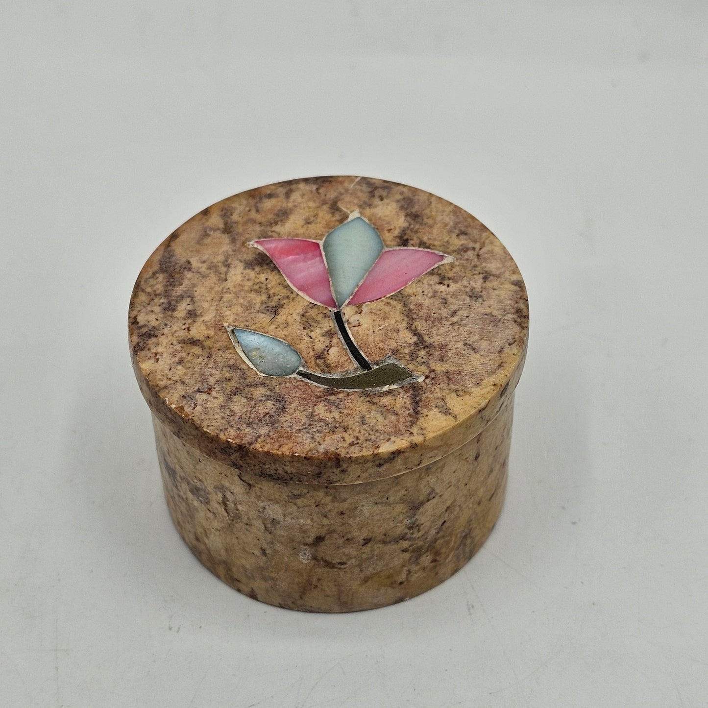 Small Inlaid Flower Soapstone Lidded Trinket Box