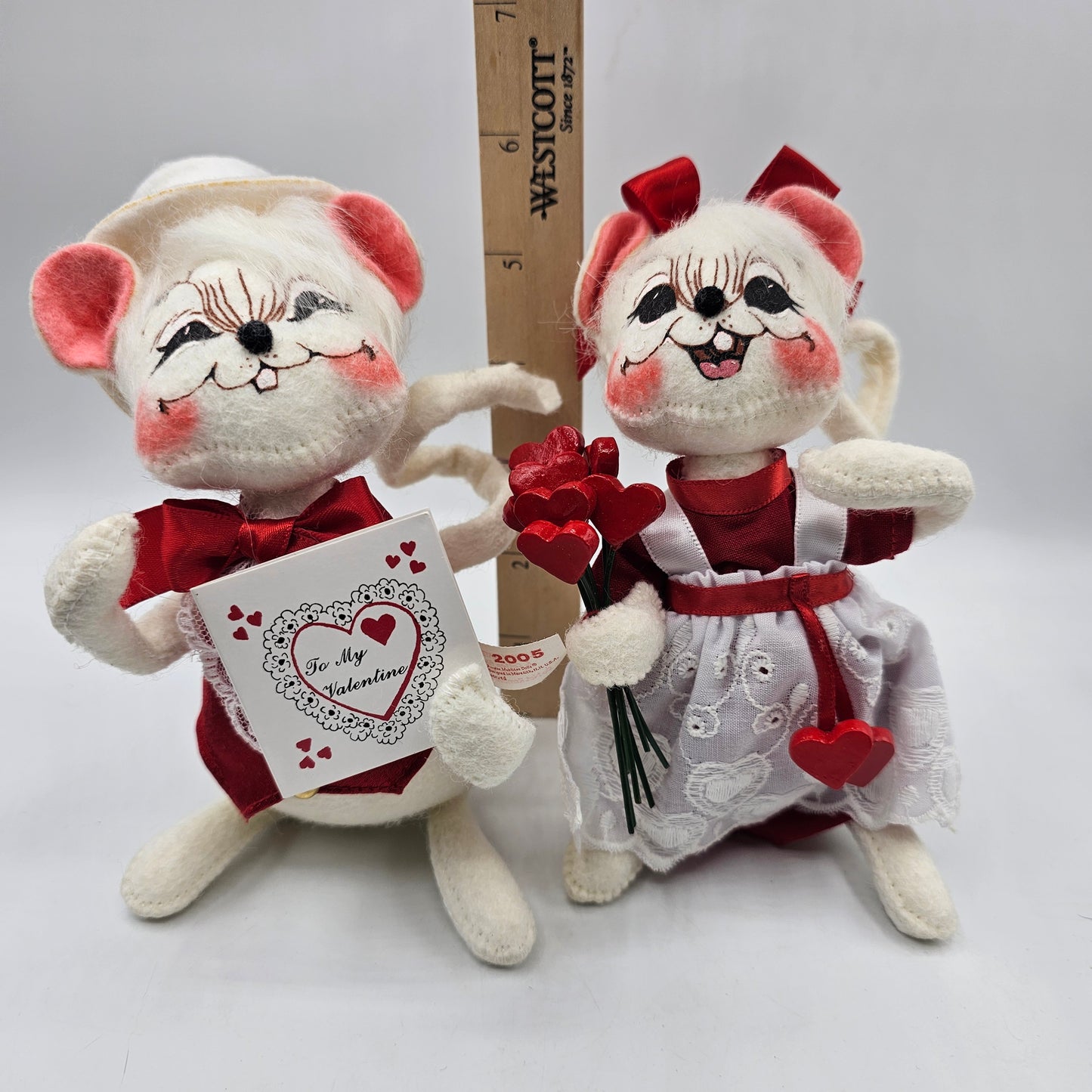 Annalee Valentines Day Mice Couple in Red and White - 2005