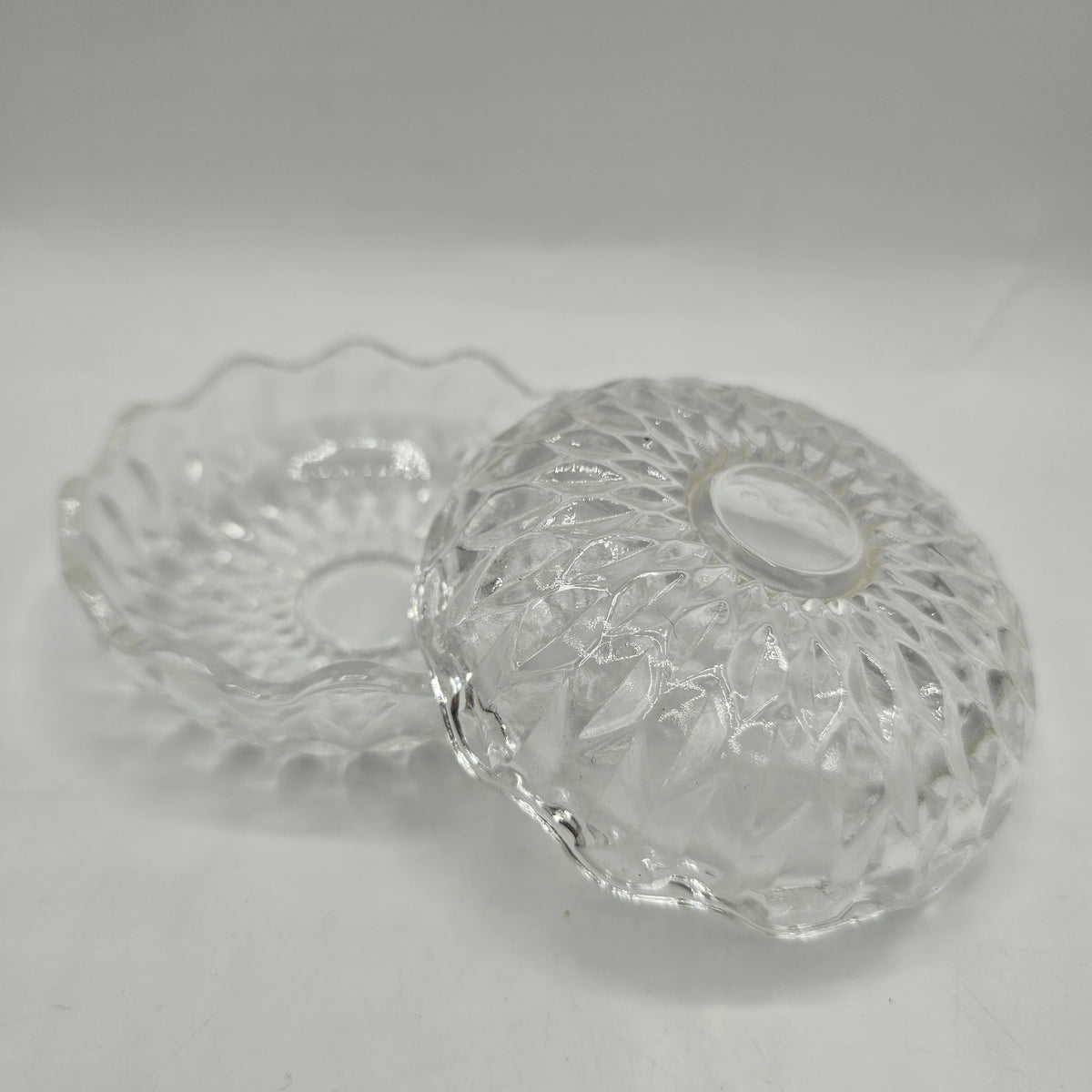 Crystal Clamshell Lidded Trinket Box