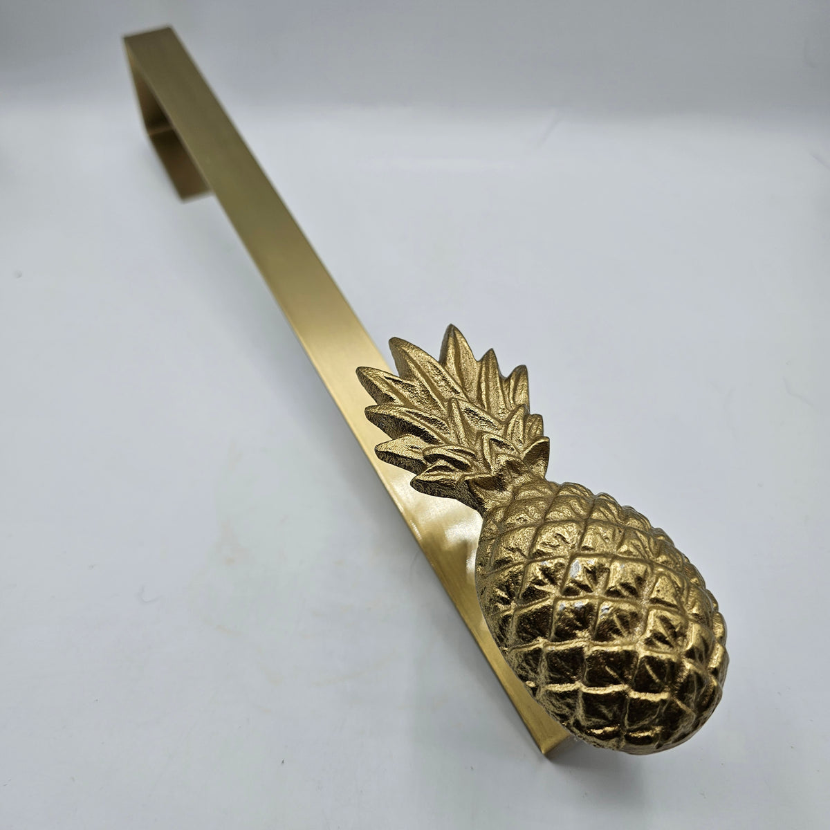 Gold Tone Metal Pineapple Over the Door Wreath Holder