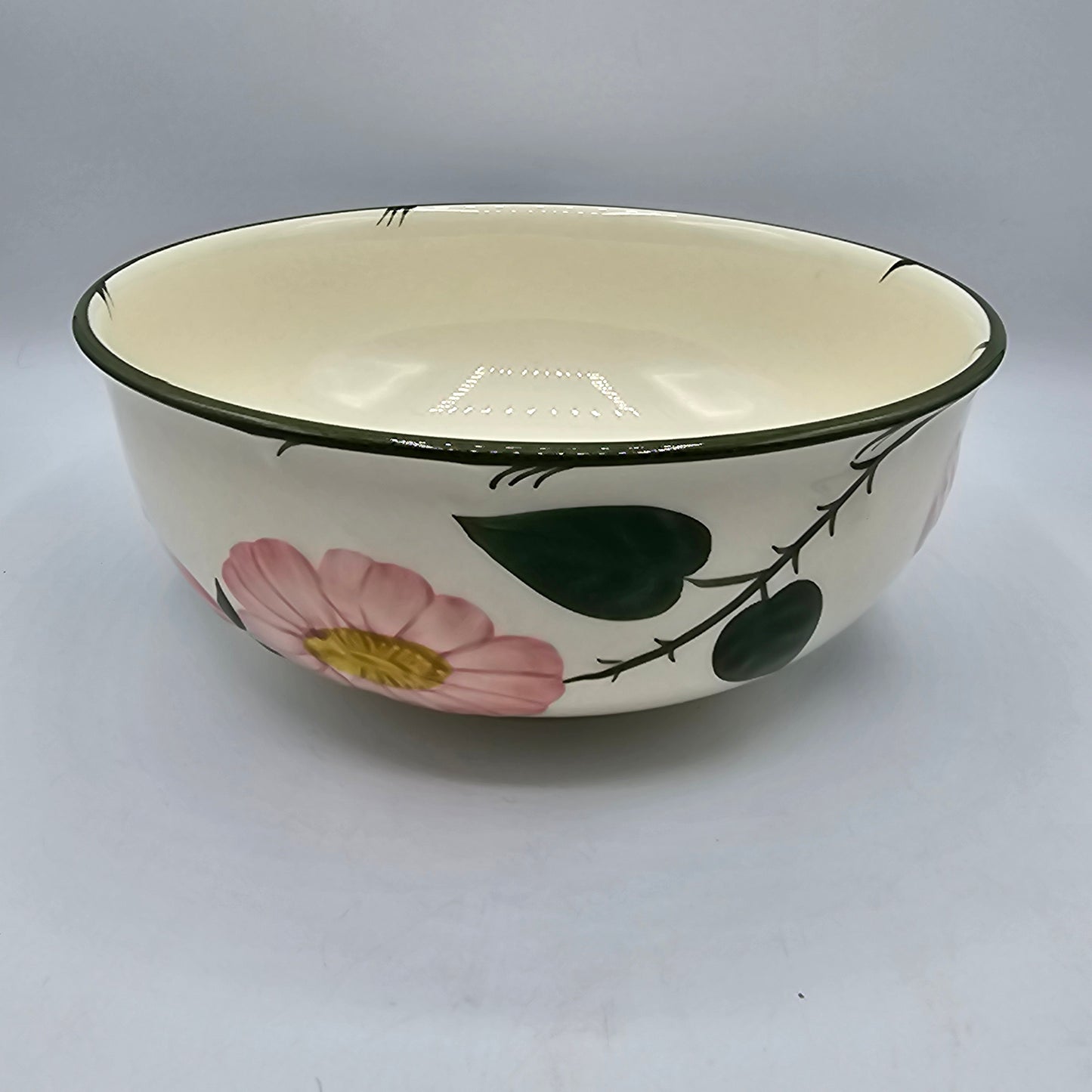 Villeroy & Boch Wild Rose Serving Bowl Note:Old chip/flaw to bottom rim