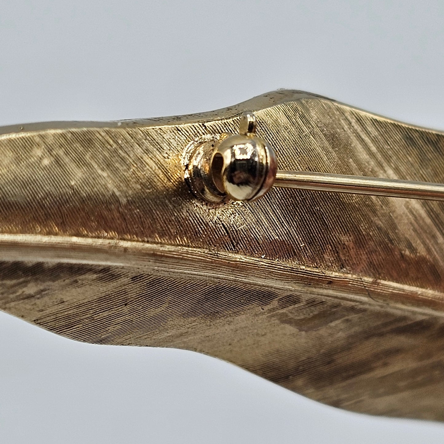 Vintage Signed Trifari Curled Leaf Gold Tone Pin Back Brooch