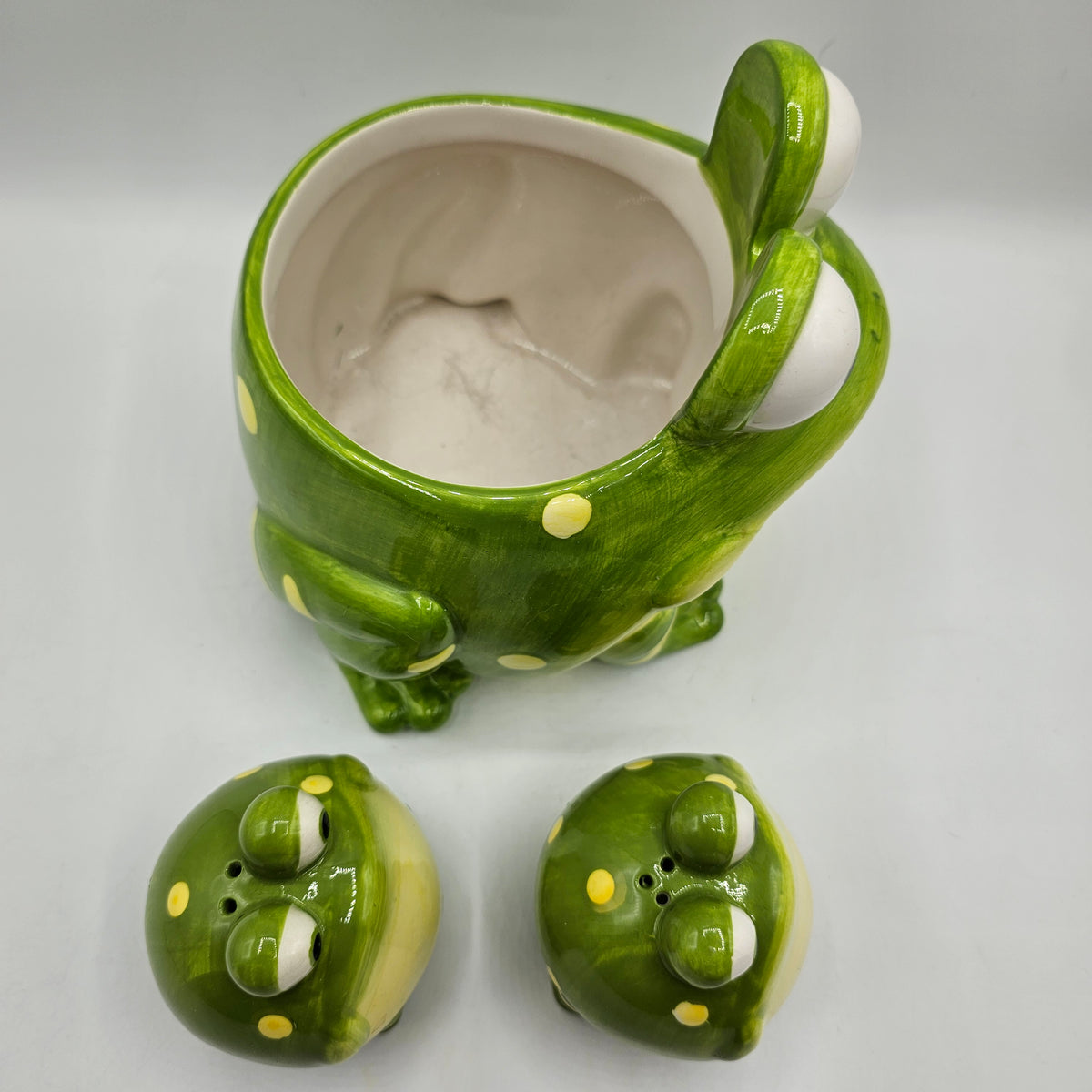 Burton and Burton Green Ceramic Toby Toad Bowl / Planter and Salt and Pepper Shakers