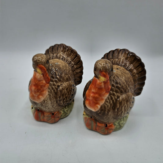 Ceramic Thanksgiving Turkey Salt and Pepper Shakers