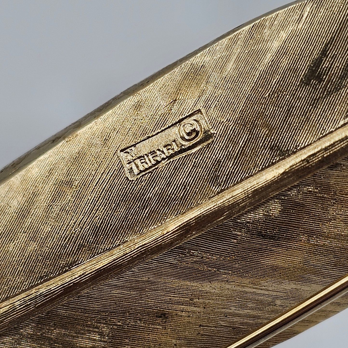 Vintage Signed Trifari Curled Leaf Gold Tone Pin Back Brooch