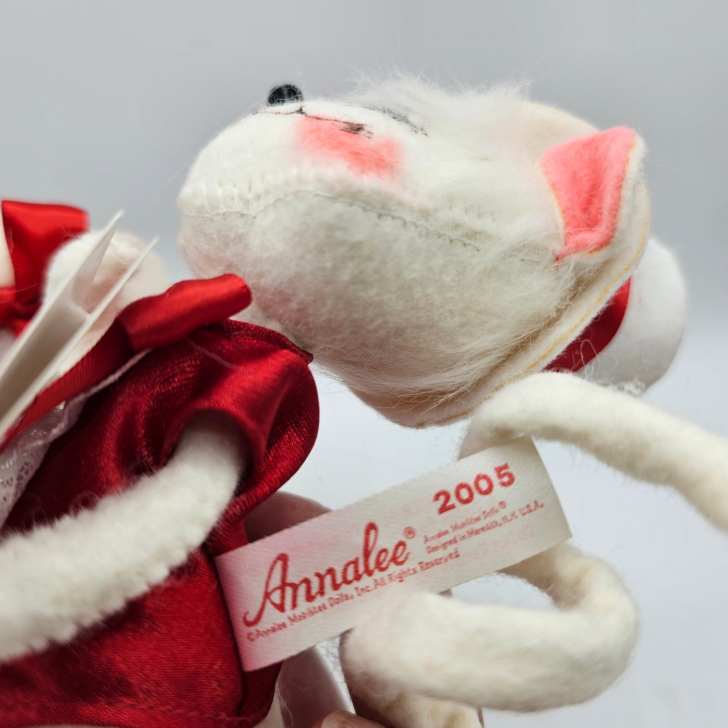 Annalee Valentines Day Mice Couple in Red and White - 2005