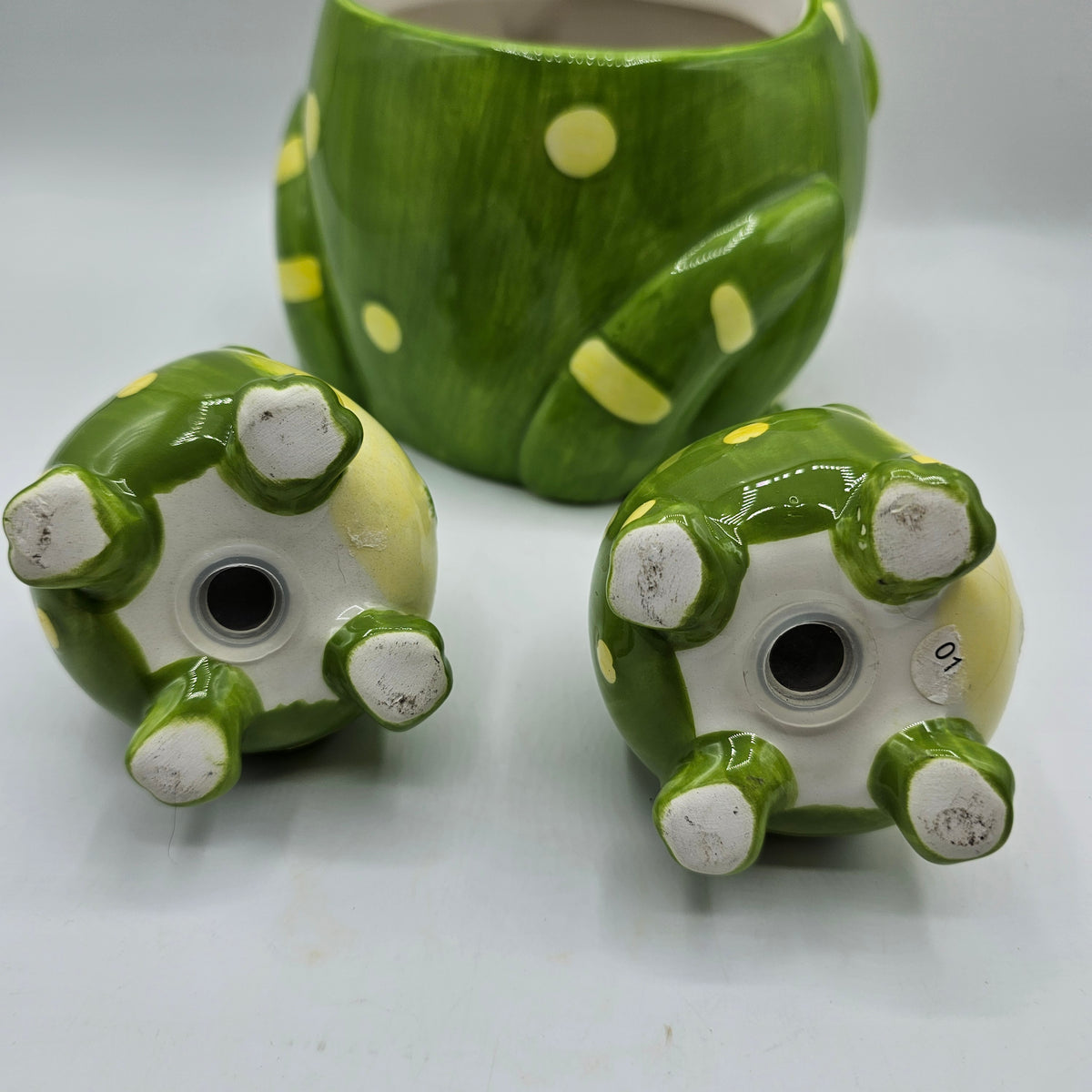 Burton and Burton Green Ceramic Toby Toad Bowl / Planter and Salt and Pepper Shakers