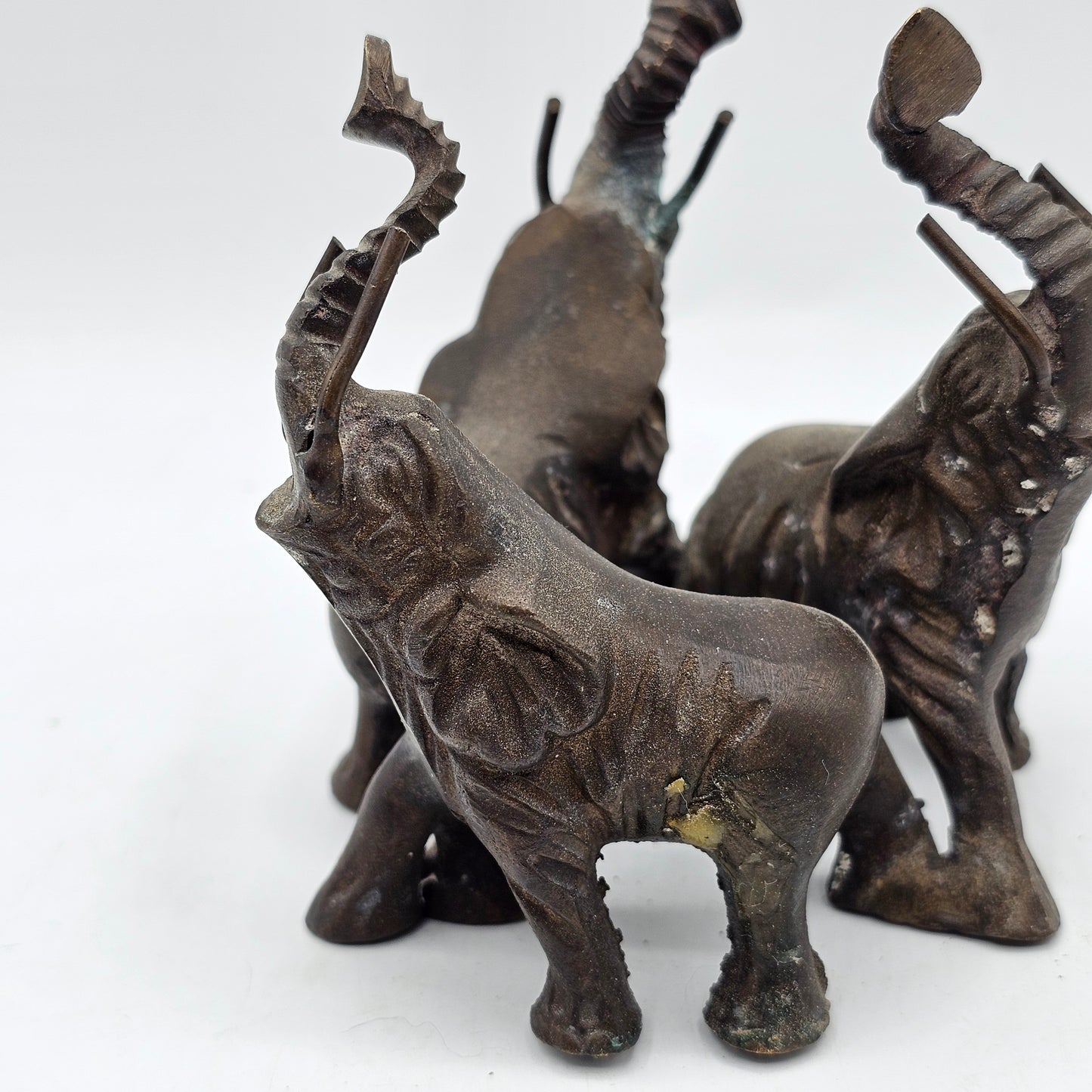 Vintage Bronze Trio Circle of Elephants Pedestal Stand for Crystal Ball, Paperweight or Plant