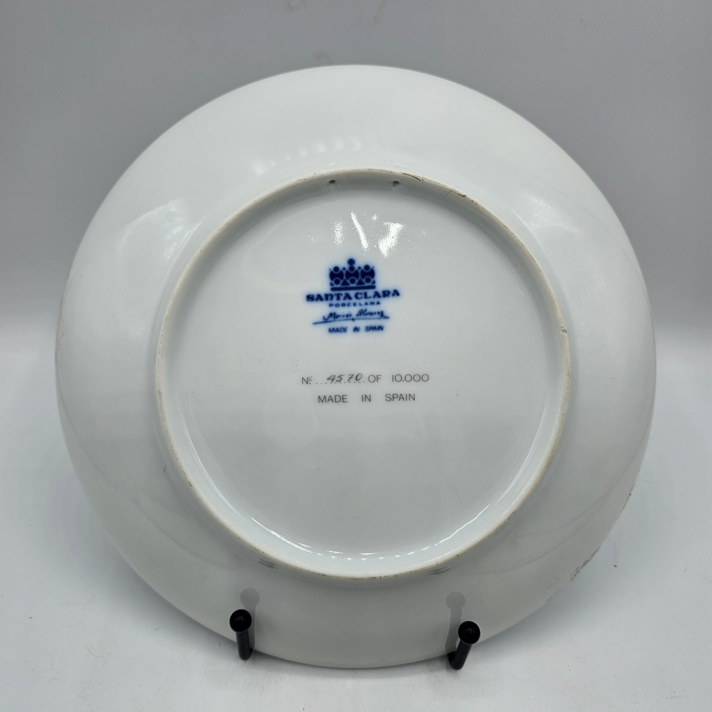 Santa Clara Porcelain Christmas Collector's plate,  "Navidad 1974" Made in Spain.