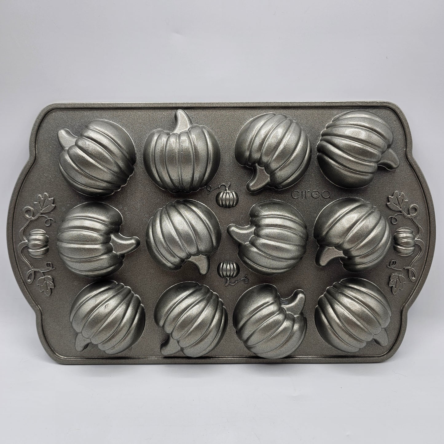 Circa Cast Aluminum Pumpkin Mini Cake Baking Pan for Cakelets, Jello or Chocolate Molds